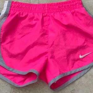 Girls Nike lined shorts